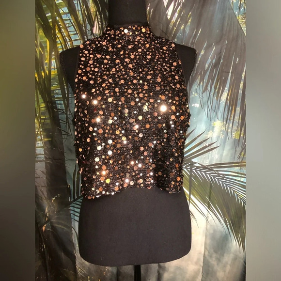 Sleeveless Sequin Crop top - Picture 3 of 12